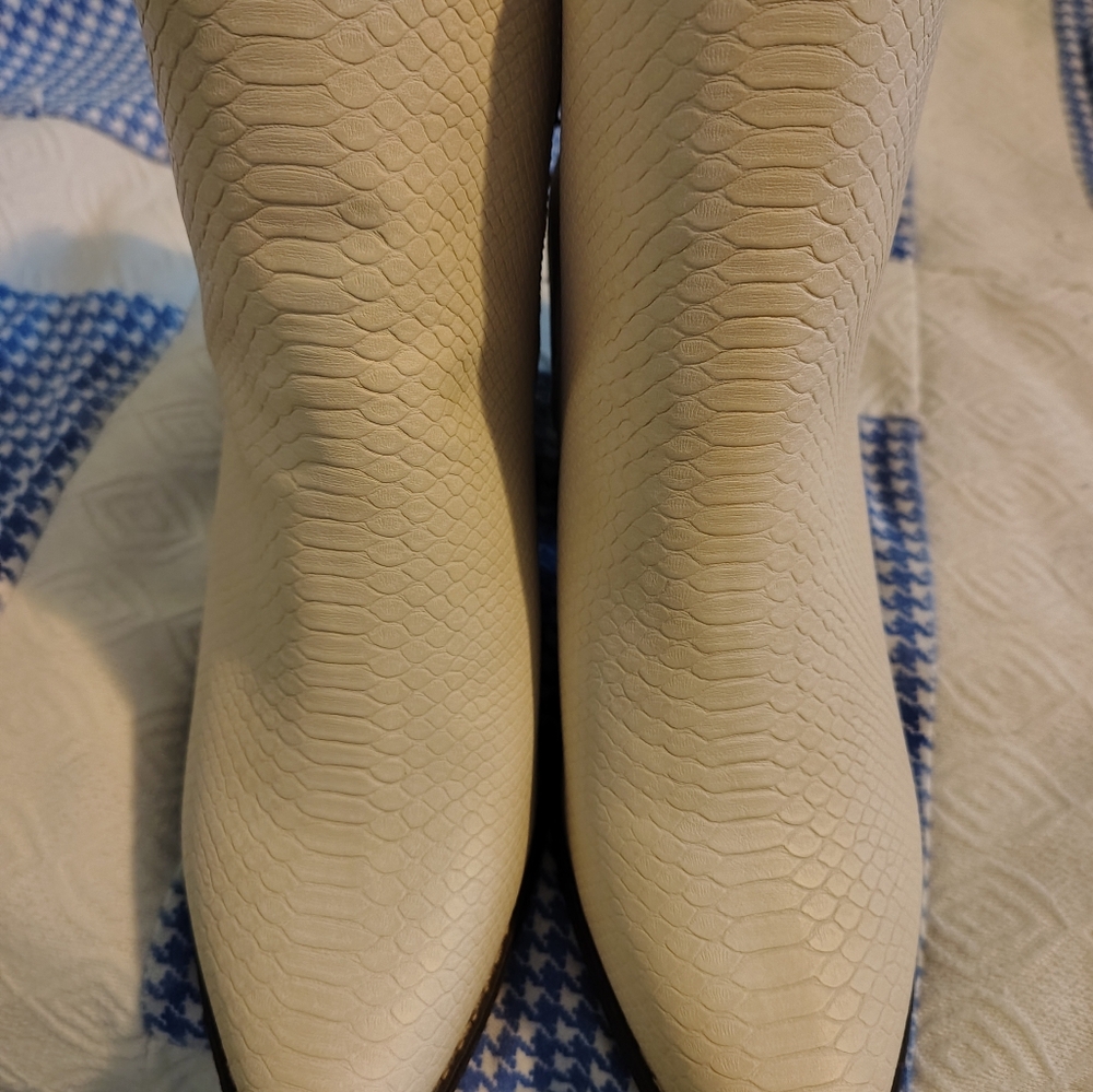 Cream Snakeskin Pattern Boots